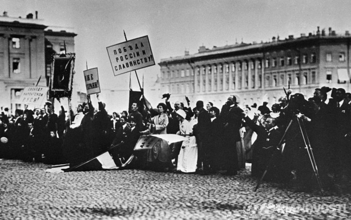 Манифестация на Дворцовой площади