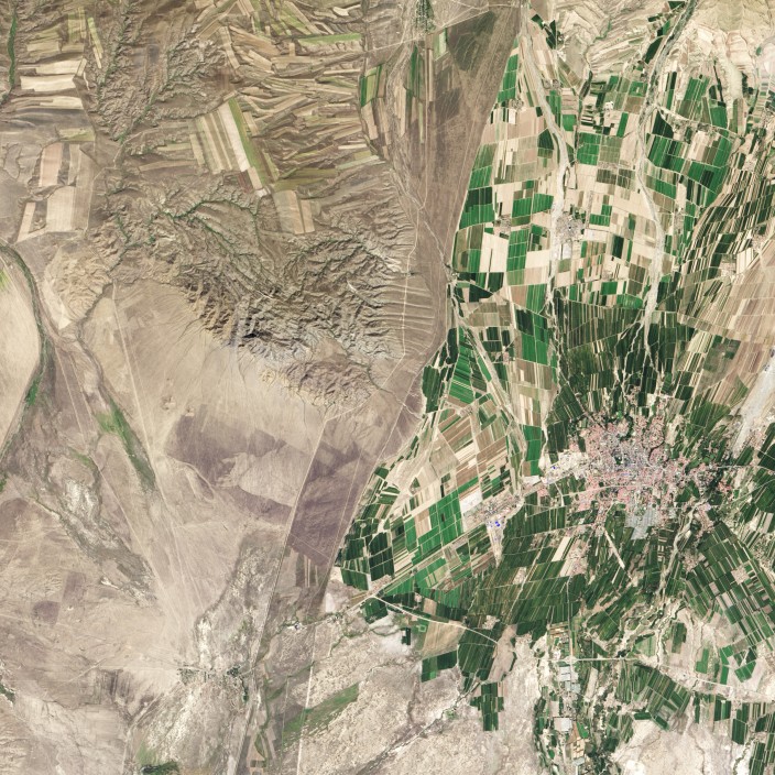 Как выглядит граница Казахстана и Китая из космоса